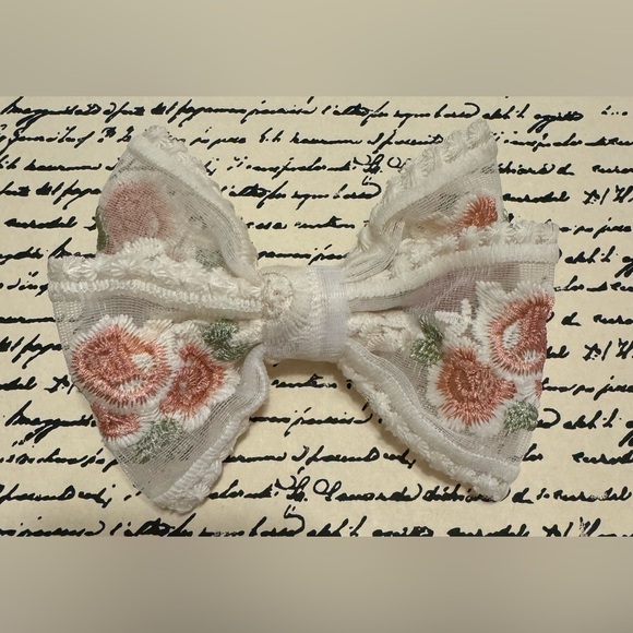 Accessories - Rose hair bow-no tail